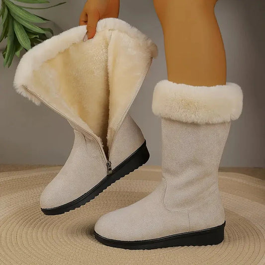 Stylish warm women’s boots, perfect for cold weather